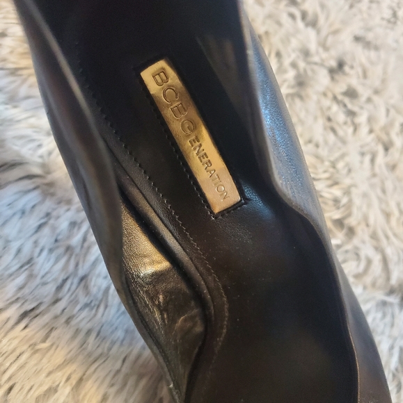 BCBGeneration Black Heels with Gold Zipper - Picture 4 of 4